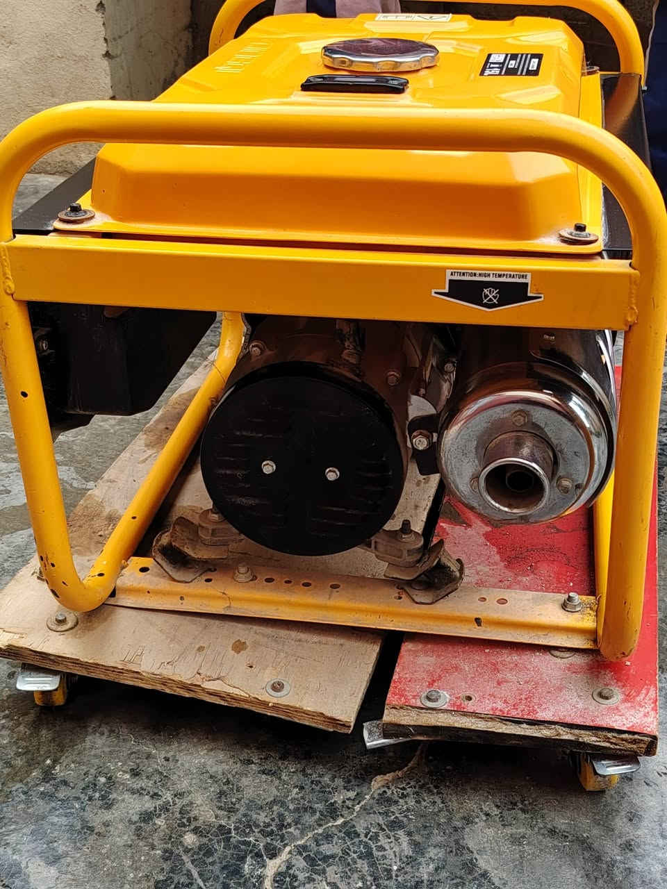 سلام عليكم مولد نضيف ماستخدمته هواي الله شاهد شقال وتجي تحمل عليه البيت يلاتاخذه يفيد البيت اصحاب المحلات رايده 200 وبي مجال


**إذا كنت صاحب هذا الإعلان وتريد حذفه لأي سبب، رجاءا أرسل رسالة إلى الدعم الفني**