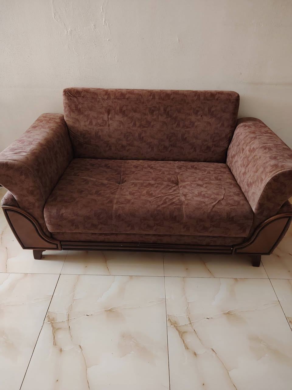 تخم تركي ٨ مقاعد بسعر ٢٥٠ الف الف
ميز و 4 طبلات زجاج مابيهم ضرر بسعر 125 وبيهم مجال بسيط
العنوان الدورة قرب جامعة كلكامش ومجمع نون والقلم


**إذا كنت صاحب هذا الإعلان وتريد حذفه لأي سبب، رجاءا أرسل رسالة إلى الدعم الفني**