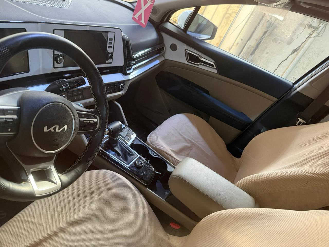 السلام عليكم سبورتج موديل ٢٠٢٥ رقم بغداد ماشيه ٥٣٠٠ الف بيها رصعه بل جاملغ وفطر صغير بجامة امامية العنوان بغداد شارع فلسطين رقم تلفون *********** سعر 245 فول السيارة
