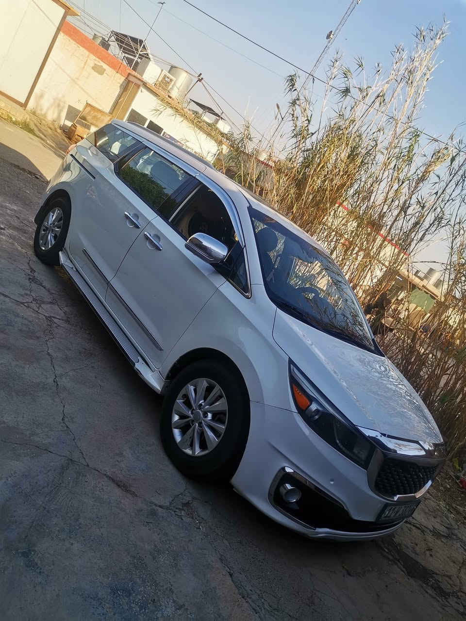 سلام عليكم
سيدونا موديل ١٦
فول فول بيها اربع قطع بدون دواخل وايربكات
كامرات ٣٦٠ وحساسات
محرك وكير كفاله ما ممدود عليهن سبانه
ماشيه ٣٢٠ الف كيلو
بجم كبس سياره بسمي
سعرها ١٧٥
. مكاني الانبار القائم
***********
***********
