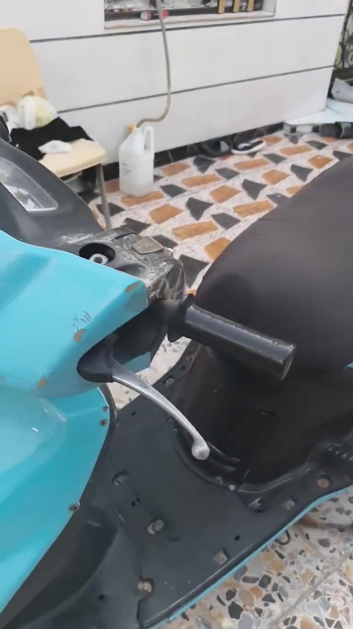 السلام عليكم دراجه فراشه للبيع الدراجه ماصارلي هواي من مجفتهه مكينه خرسه والسبب محتاج فلوس فقط يحتاجلهه اشاره عله الصفحه اليسره والدبلات الأمامية واكفه دراجه حلوه ونضيفه وكفراتهه بلاديه السعر ٣٠٠ وبيهه مجال للطيبين ... مكاني البصره ابو الخصيب  ... ***********
