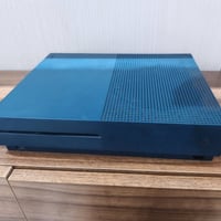 xbox one s مستعمل نظيف جدا نسخة باندل و بالة اوروبية للاستفسار 0777064...