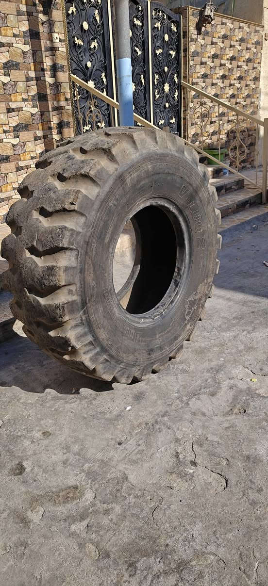 للبيع زوج تاير برجستون ياباني20،5،25،،،***********
