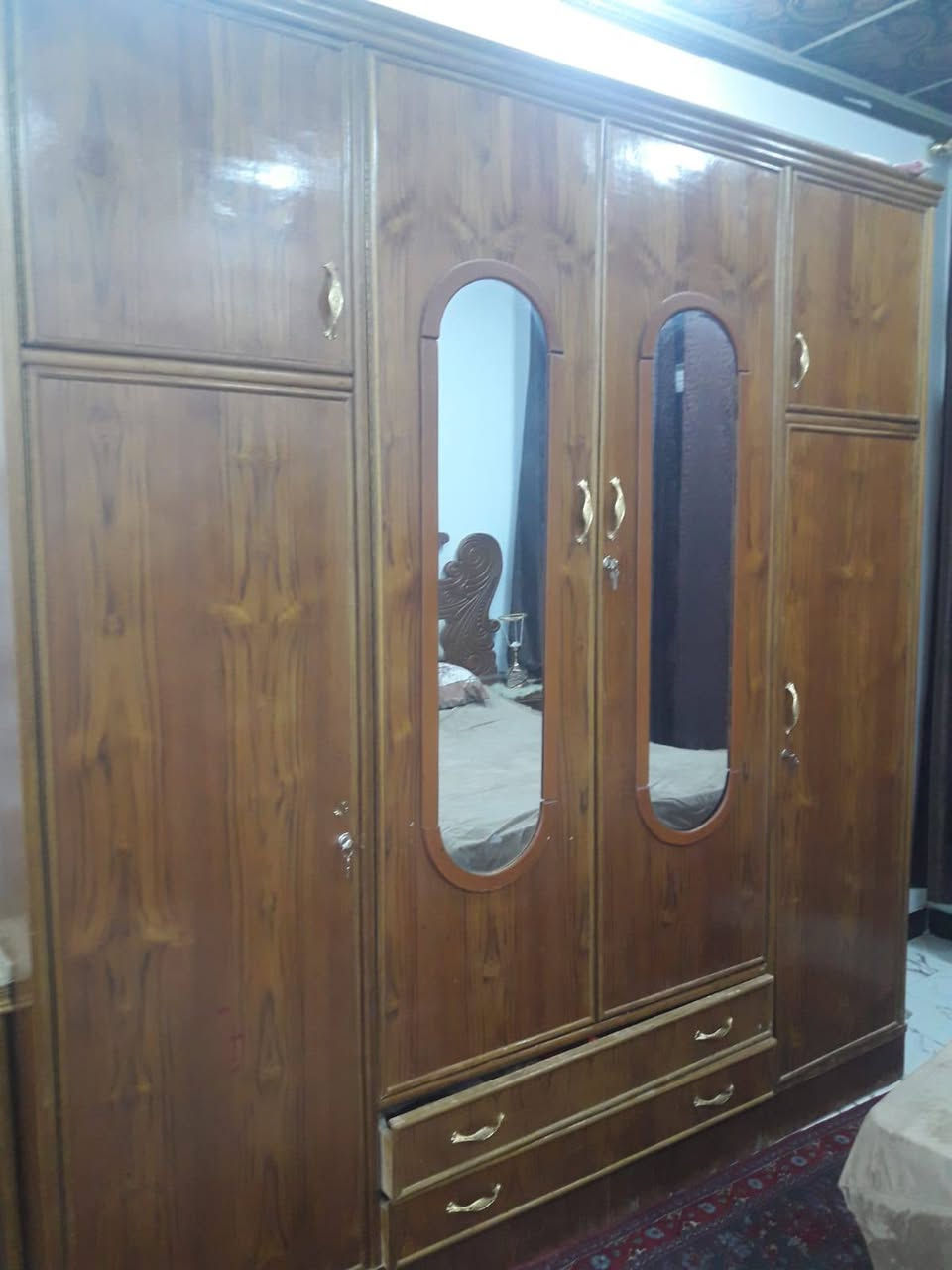 سلام عليكم غرفة نوم صاج إحطاطة نظيفة السعر 650 الف مع زوالي عدد 2 بعدهن جدد 4*5 الواحدة 75 مكانها سامراء رقم صاحبها ‏‪***********‬‏
