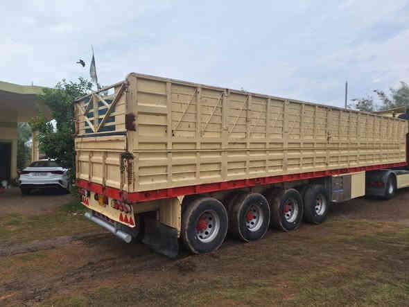 عربانه اوربيه محدده مكفوله كفاله عامه الطول ١٢،٥ تخم تاير ١١ مزوج تخم جوبلسات تخم كهربائيات ٤ محاور بلادي ١١ واحد رفاع مع صناديك وثلاجه ومطبخ وجادر فقط؛ ماتخلي عليه لو ربع دينار السعر ٩٠ ورقه وبيه مجال المكان العزيزيه الكوت الاتصال ع الرقم*********** اني مكلف بالنشر خاص ما ارد
