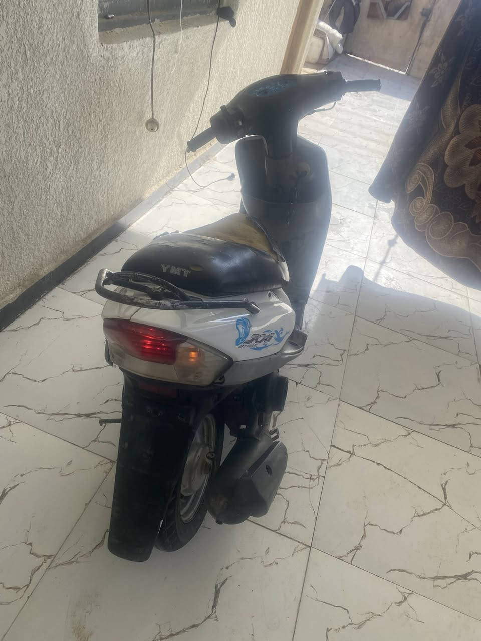 السلام عليكم دراجه ماكس قجمه للبيع محرك ناعم اخرس مشيها حلوه الدراجه بلاديه بوشه ٤٩ بلاد مبدل بيها ولفات وبستم كهربائية كلها شغاله سلف هندر اشاير بكلايت لايت كدام الدراجه بيها نقوصات قليله رادلها جوزه انه مخليلها مال إيراني العينه الكدام مكسوره الدراجه لانضوح ولا تنقيص ولا تبخير عنواني بصره ابو الخصيب السعر ٣٥٠ وبيها مجال هاذ رقمي ***********
