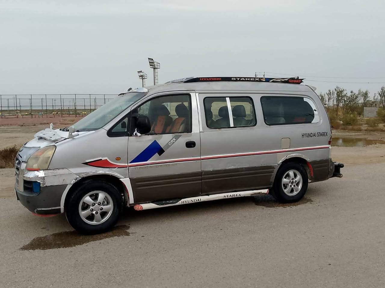 سلام عليكم ستاركس 2007 اصل رقم الماني بسمي سنويه لل 27 فوول مواصفات اربعه دسك شاشه  گير محرك حداديه تخم تاير خير من الله گشر بلاد لا صبغ و لا ضرب و لا معجون ما عدا قبق الجنطه بي صبغ السعر 65 و بيه مجال مكان سياره سماو استفسار اكثر ***********
