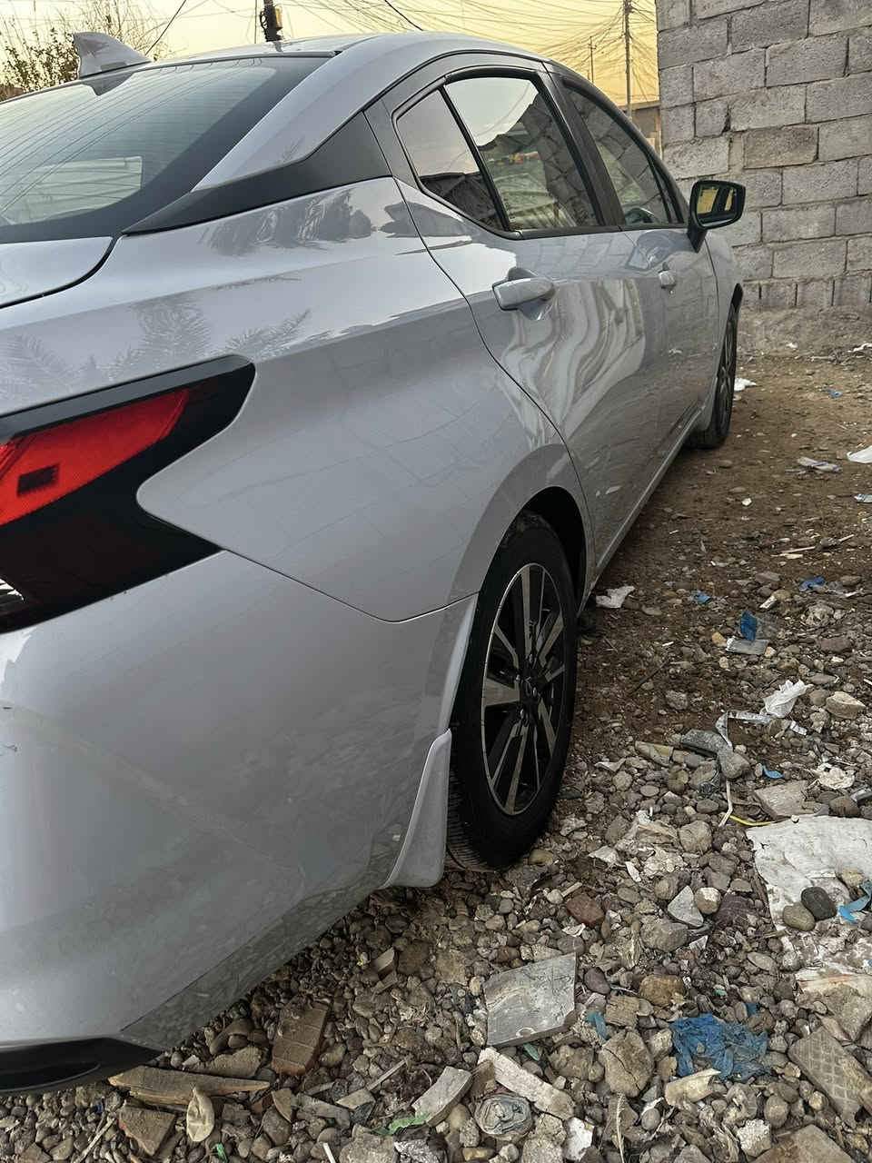 نيسان سنترا 2024 SV
ماشيه 44 الف  
مكينة ألفين 
فول مواصفات  عده فتحه 
ويل كب كشنات هيتر تبريد شاشه لايت فول لد لد نهاري رادار امامي وجانبي كامرة دوارة حساس خلفي بصمة وتشغيل عن بعد نضام ايكو توقف ذاتي  شحن لاسلكي  4 كاعديات بعد بيها هواي مواصفات
رقم بغداد 
السيارة  موقعه بغداد الزعفرانيه 
 السعر اتصال علا رقم 
***********
