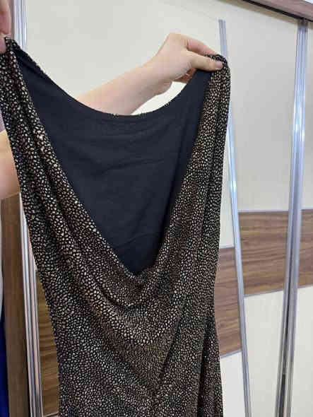 فستان مناسبات نضيف سعره ٣٠ الف وبيه مجال
قياس ٣٨
يوجد توصيل داخل بغداد
للتواصل واتساب ***********
