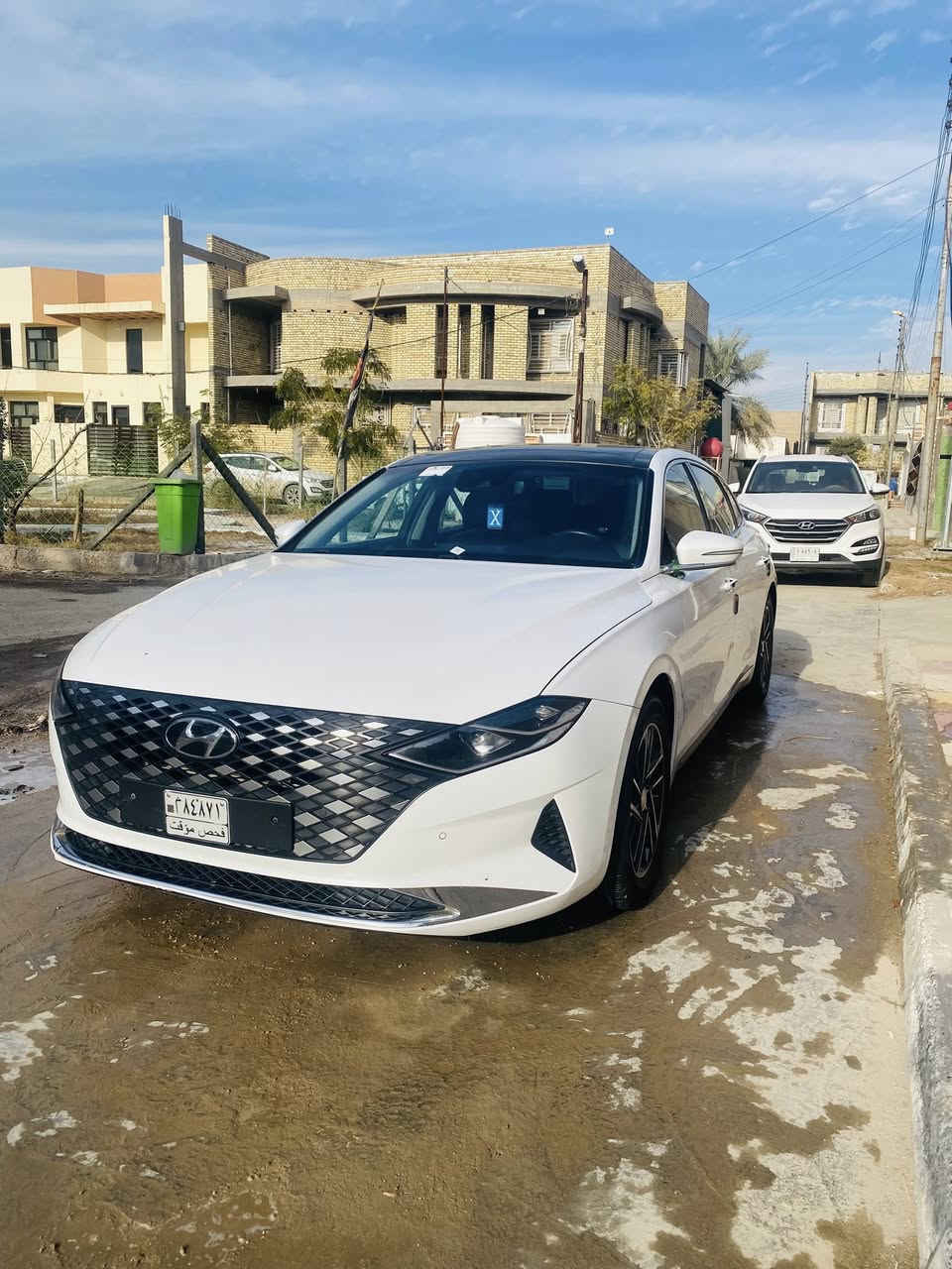 السلام عليكم للبيع  مديل 2023   غاز اصل السيارة فول 1\1 بنراما بدون رقم منفيس بأسمي ترقيم ثاني يوم تانكي غاز 90 لتر بيه كلير من كوريا بالجامغ شوية وبالبنيد شوية بدون معجون (كلير فقط) سعر مناسب جدا للاستفسار ***********
