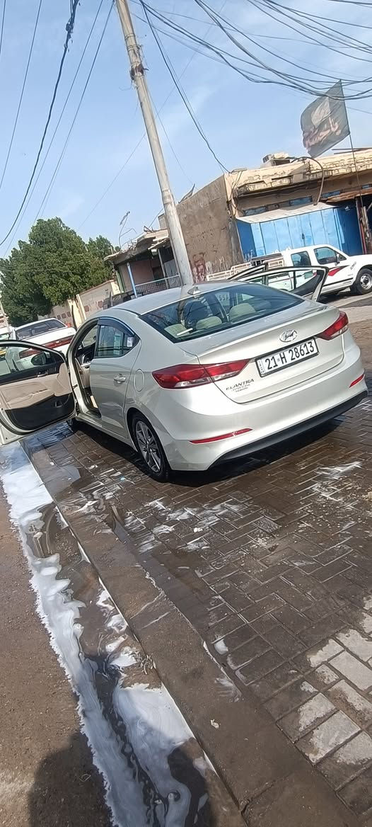 السلام عليكم  النترا للبيع 2017 وارد امريكي ضرر مقدمه البنيد فقط بدون فتح وبيهه باب خلف الصدر مبدل بالعراق وبارد بالجاملغ الخلفي
سياره جاهزه دواخل بالجيس  مكينه 2000 دوش تخم تاير رقم جديد سنويه 2029 السعر 120 ورقه 
تلفون *********** 
بصره القبله
