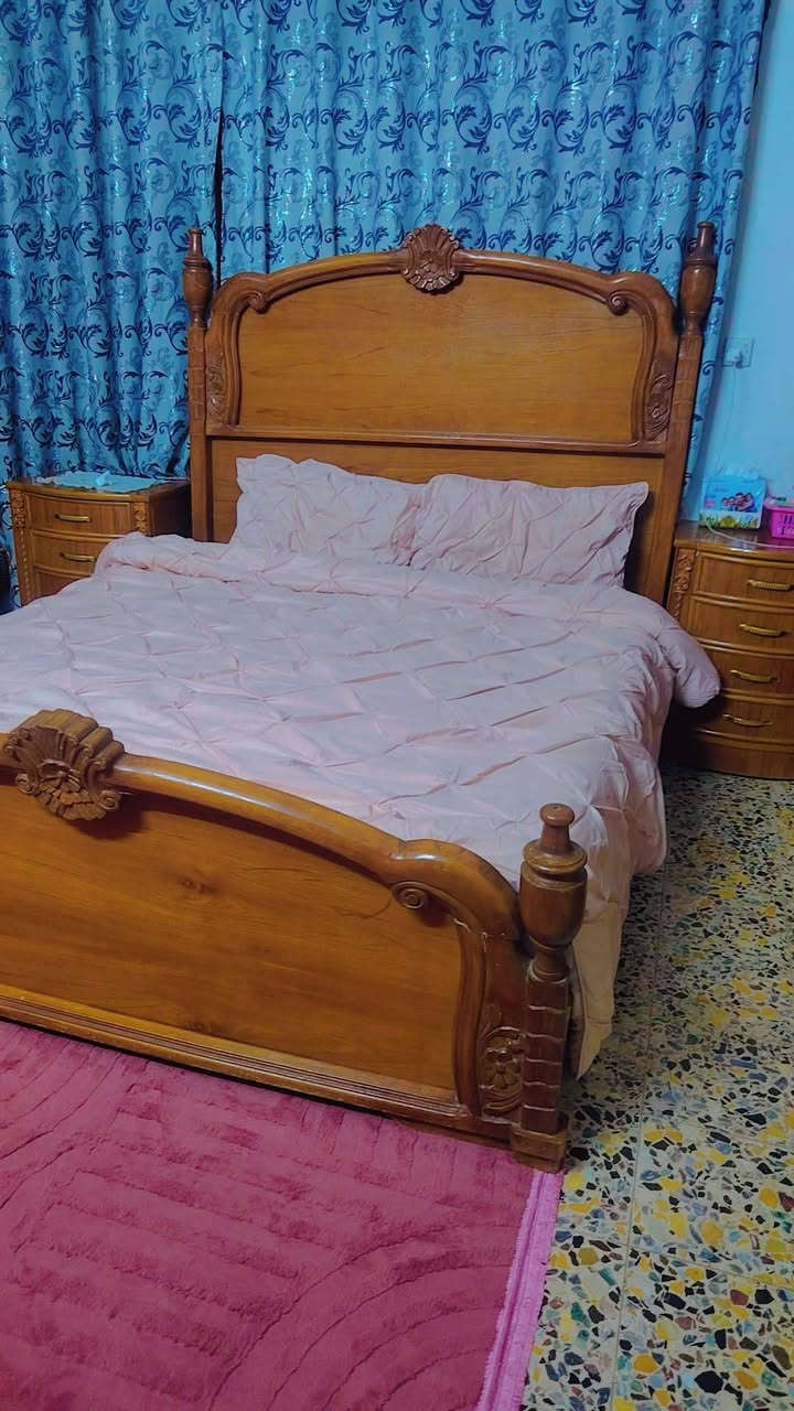 سلام عليكم غرفه اخشاب البيع
نضيفه فول شغل تزكام صالحيه
كنتور ٦ بوب زاويه نضام كنتور
ميز بلازمه نضام معرض 
سعر عل خاص بغداد البلديات
*********** 
اذا مراوس بخشاب عراقي نضام تركي ماكو مشكله
