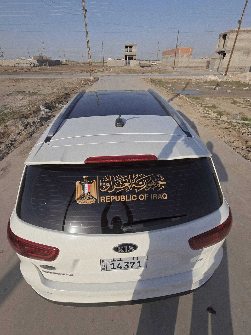 تحية طيبة 
كيا سورنتو.  2020 خليجي 
الموقع.    ديالى بعقوبة 
المواصفات 
بانوراما    كشنات كهرباء.  
حساس امامي 
3 قطع تبريد 
6 سلندر 
7 راكب 
الممشى.  65،000 
مكفوله كفاله عامة  
جرص فوق ال 120 
السعر   (270 $)  وبيها مجال بسيط 
رقم الهاتف.  *********** 
السونار مرفق مع الصور 
السيارة احلى من الصور
