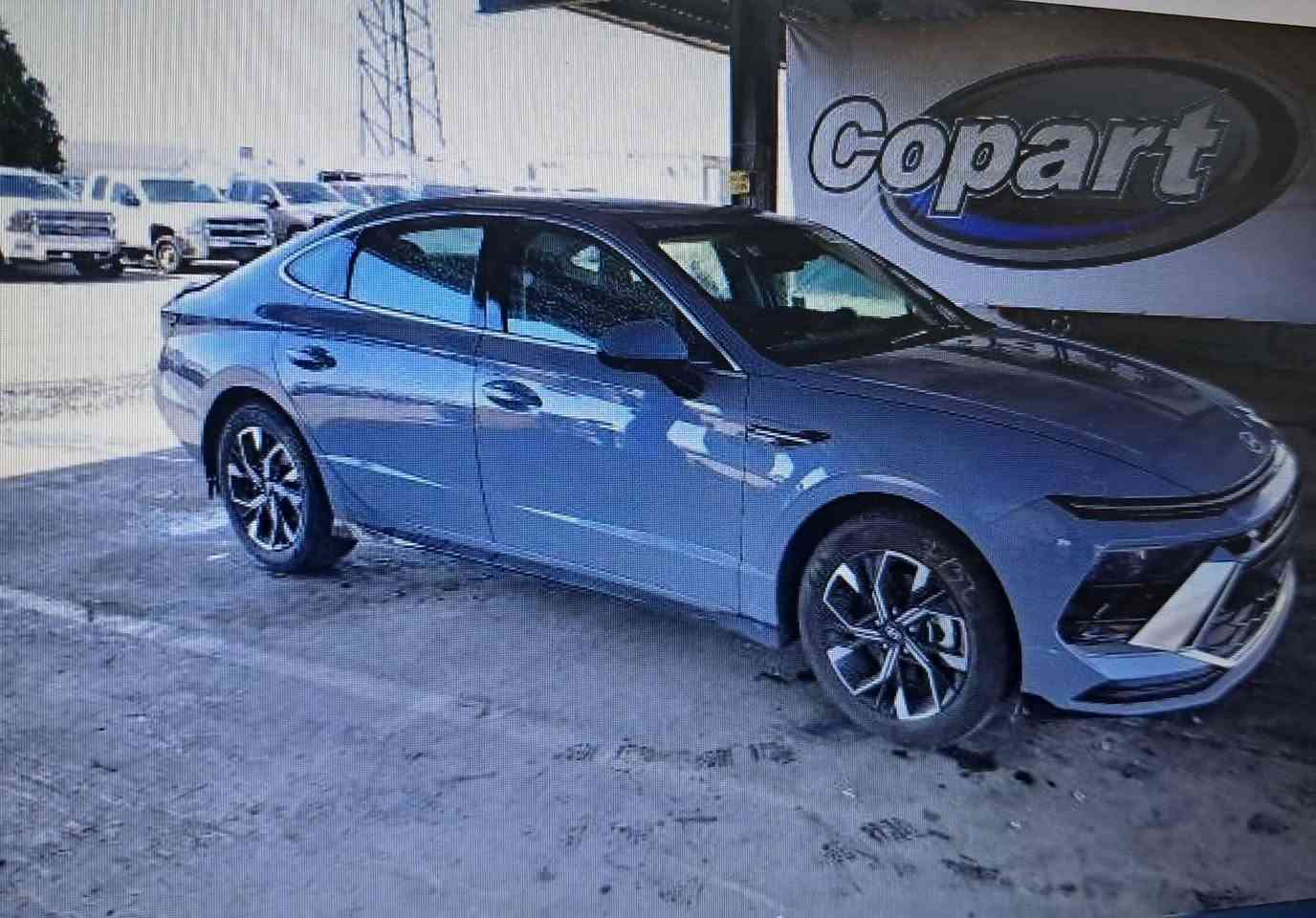 🚨 تنويه مهم
هذه السيارة معروضة بالمزاد الأمريكي 🇺🇸
والمزايدة والشراء تتم عن طريق مزاد دبي لمزاد السيارات الامريكي 🇮🇶
───────────────
📅 تاريخ المزاد: 
الاثنين 12/1/2026
💰 السعر: يتحدد في المزاد 
2025 Hyundai sonata sel 
⚠️ الضرر المسجّل : خلفي
📊 الممشى: 13.211 
🛠️ المحرك 2.5L/4
───────────────
📍 نظام تتبع مباشر: تشوف سيارتك لحظة بلحظة
🚛 تخليص كامل عن طريق الشركة بضمان.   
ملاحظه جدآ مهمه شركتنا وفرت إلى زبائنا الكرام أن يكون دفع المبلغ بشكل دفعات لحين وصول السياره الى ميناء ام قصر 
───────────────
📞 للتواصل:
📲***********
📱 ***********
📍 موقع البصره تقاطع المشراك مقابل مستشفى المواساة
