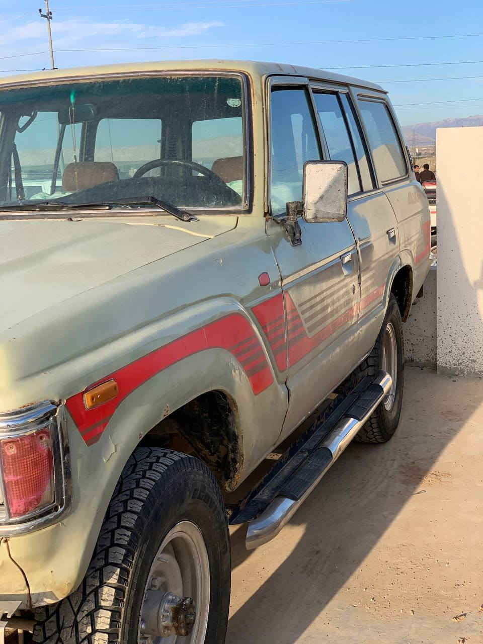 لاندکرۆز1988
ئاڕم پلاستیک 
گێڕو مەکینەی بەشەرت
3f
پێنج گێڕ تابوکە
غازو بەنزین
کارەبایی ئیشەکا
زۆر مەزبوتە ماڵی دۆستە***********
***********
