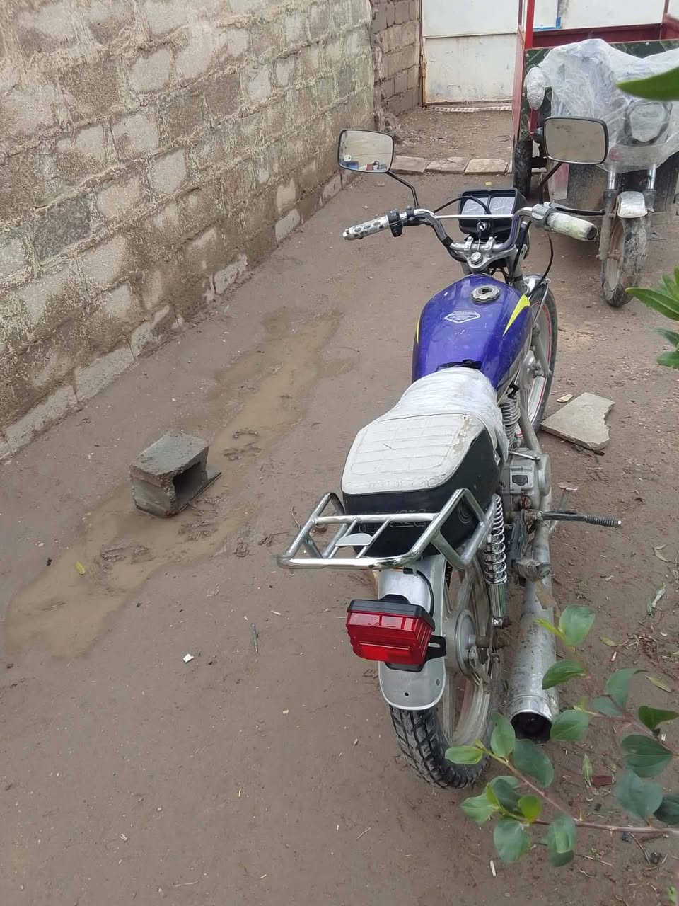 سلام عليكم دراجه تايكر اربعه كير دراجه نضيفه كامله سعر ٣٥٠ قفل قفل *********** موديل ٢١
