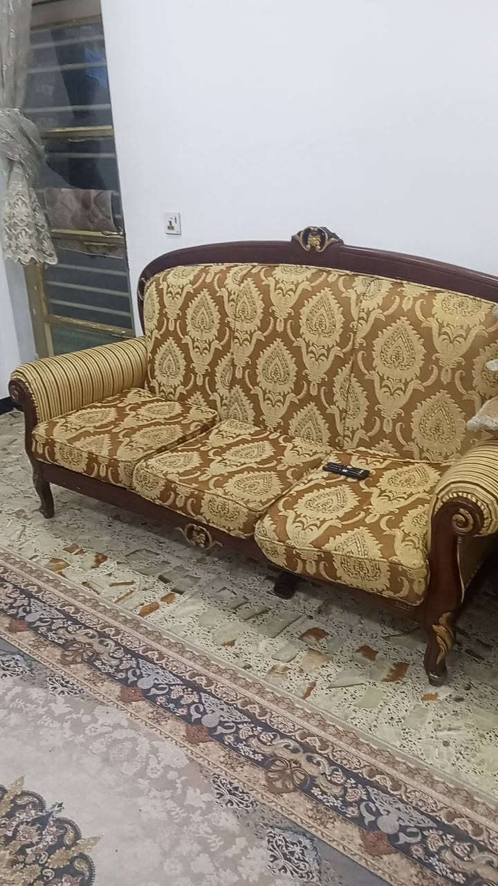 السلام عليكم
تخم للبيع نضيف ٦ مقاعد
وحده كبيره وعدد ٣ كراسي
المكان البلديات شارع المصرف سعر ١٥٠


**إذا كنت صاحب هذا الإعلان وتريد حذفه لأي سبب، رجاءا أرسل رسالة إلى الدعم الفني**