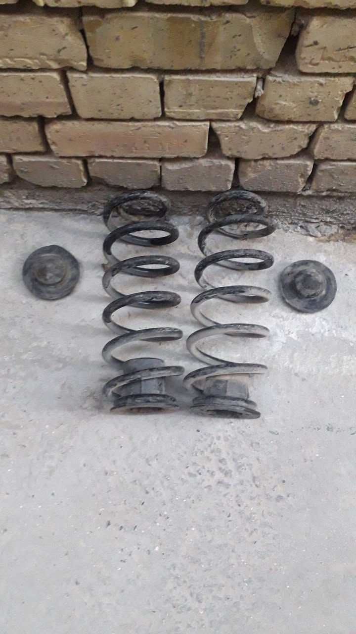 السلام عليكم لويات مال x5 اصليات هنه وقواعدهن للبيع مكاني بغداد البلديات ***********  السعر ١٠٠ الف
