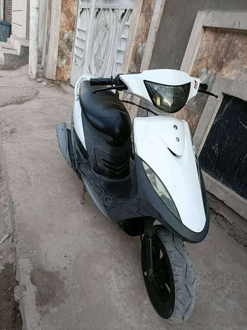 سلام عليكم دراجه للبيع الدراجه بلاديه ختم واحد ويه المكينه دراجه نضيفه وصالها 5 اشهر طالعه من الرمبه  العنوان بغداد حي اور السعر 675 وبيها مجال قليل ***********
