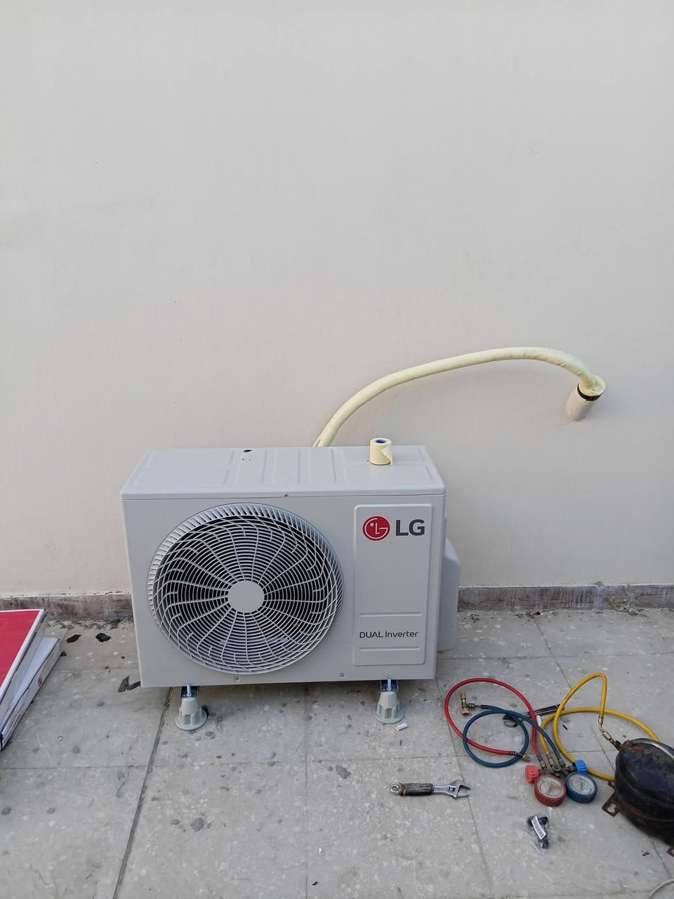 ضمن اعمالنا لهذا اليوم تم تنصيب سبلت حجم 2طن  نوع LG انفريتر  مع الضمان بلعمل 
نصب سبالت ❄️ صيانة ❄️ إدامة ❄️ تجهيز
       للاستفسار و الاتصال والمراسلة 📞
       *********** 
             🕛 يوجد واتساب 🕛
