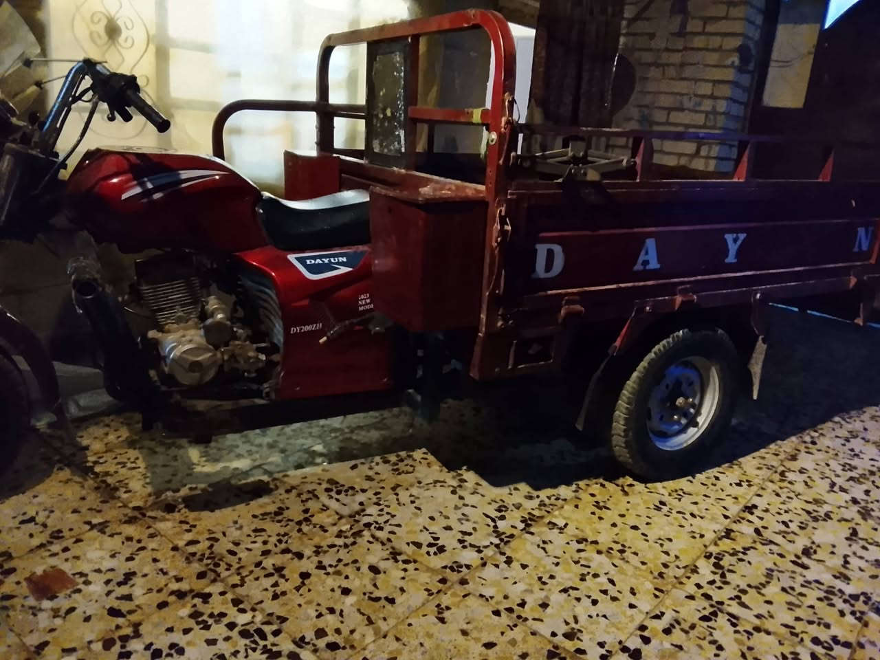 السلام عليكم شباب ستوته للبيع موديل 19 اوراق اصوليه ستوته مكينه ناعمه حلووه مال شغل  السعر 1100 وبيهه مجال للطيبين المكان بغداد ***********
