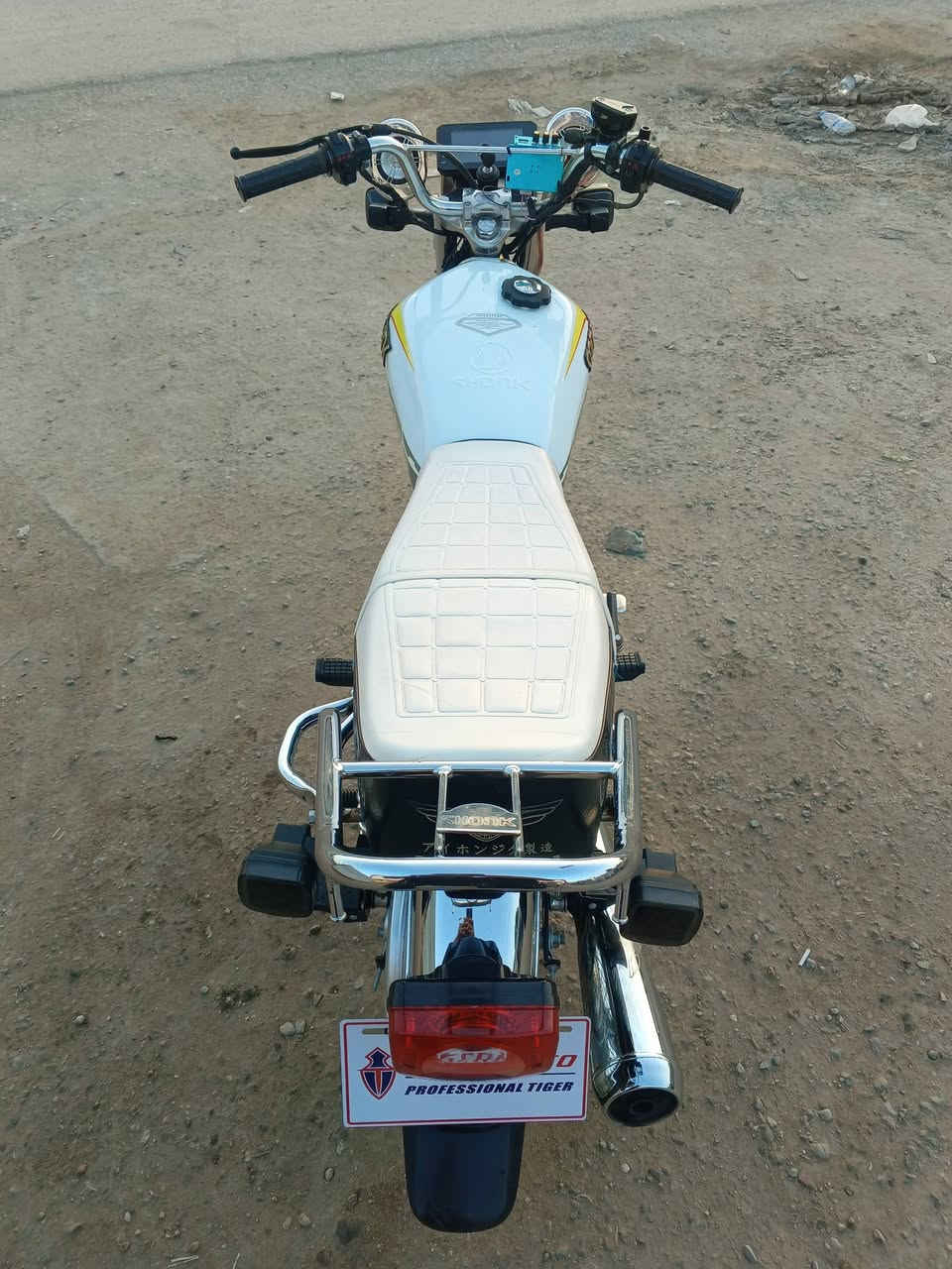 السلام عليكم اخوان
تايكر موديل 25 كفاله عامه من كل نقص 

شوفه عينك بالتصوير اوراق كامله مكمله 

سعر 625 ابيع جوه السوك 

مكاني حله شوملي 

***********
