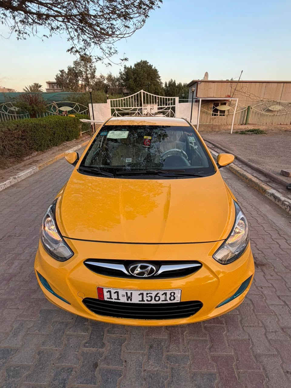 سلام عليكم
هونداي اكسنت صفرة 2014 خليجي 
السيارة بيهة جاملغ خلفي وباب ودوسات صبغ بدون دواخل جاهزة من كلشي السيارة
 سيارة جديدة كلش ومناقصها شي
السيارة كلش حلوة و جديدة تخم تاير جديد 
كير و مكينة كله مكفول بدون اي عطل
سنوية وهيئة وغرامات وأرقام جديدة كلة مصفرة 
تحويل ثاني يوم 
سعرة 75 بي مجال 
رقمي ***********
مكانها بغداد البياع
