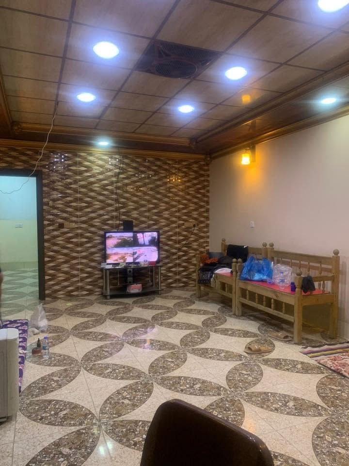 دار تجاري للبيع/كركوك/جوبلجه/طريق عمل الشعبي

المساحة: 250 متر
مع مساحة اضافية(فضله): 100 متر 

يحتوي على :
(3 غرف نوم+هول+استقبال+مطبخ+كراج سيارة)

 لمعرفة السعر والاستفسار الاتصال على الارقام الاتيه:
(***********) اسيا 
‏(***********‏) كورك 
او مراسلتنا على بريد الصفحة

ملاحظة: يمكنكم ارسال الأراضي والبيوت
للأعلان عنها عبر صفحتنا بدون مقابل 
يرجى ارسال:
عنوان المُلك كامل 
بعض الصور للمُلك
سعر المُلك 
عبر الواتساب الخاص بالصفحة (***********)

لزيارة مكتبنا على العنوان الاتي: 
كركوك/سرچنار/فلكة سرچنار
