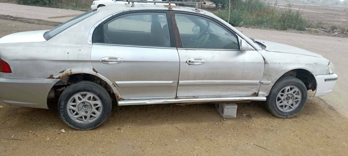 للبيع سياره تصقيط موديل 2000 رقم نجف بسمي سياره مكينه وكير مكفولات السعر ب 20 ورقه وبيه مجال رقم الهاتف *********** اخوان أنه مكلف بل مكان الناصريه
