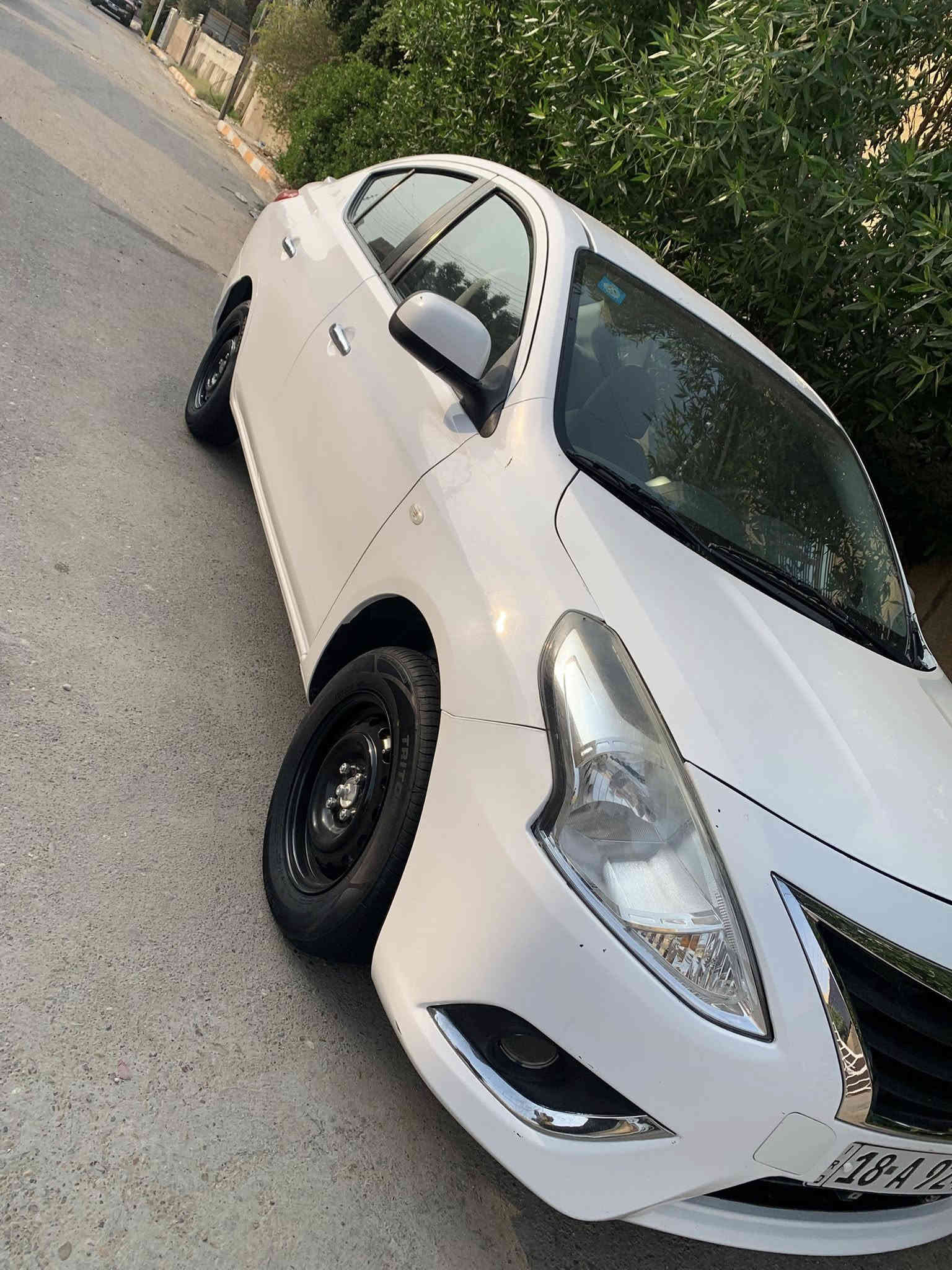 من رخصت مدير لكروب المحترم شباب السلام عليكم سني هندي موديل 20 ماشيه 54 حقيقي واستخدام شخصي بيها جاملغ والبنيد الجاملغ جهت السايق بيها خشم الشاصي شويه مسحوب  والجاملغ الخلفي بي اصبعين بارد تخم تاير البارحه شديته هوه والوياله جدد صدر جديد ارظيه جلد السياره مال جناي وربع متصرف عليها جاهزه للأخير رقم بابل بسمي السعر 110 وبيها مجال حك الجيه اي استفسار اتصال ع رقم *********** مكاني بغداد
