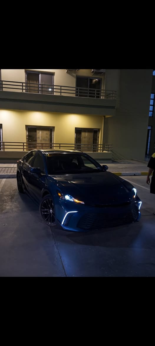 السلام عليكم السلام عليكم
للبيع  او مراوس  — [Toyota كامري ] [2025] بلاك ادشن 
المواصفات:

اللون: [فيروزي المميز ]
المحرك: [2500هايبرد ]
 ناقل الحركة: [أوتوماتيك]
الممشى: [21000] ميل 

المواصفات: [ SE ]
-تشغلي عن بعد
-وَيْل 18
-بصمة تشغيل
- محرك 2500 ccهايبرد
‏- بصمة ابواب
- غرفه  جلد اسود    
- مقاعد  جلد اسود        
- تحكم ستيرن كامل
-شفتات ستيرن
-  اضوية LED
-رادار امامي 
- مثبت سرعة 
-نظام قيادة ذاتية 
- نظام EV mode +نظام Sport mode
- نظام توفير الوقود ECO
- نظام النقطة العمياء
- نظام تحديد المسار
- مانع تصادم
- مانع انزلاق
- شاحن هاتف لاسلكي
- هاند بريك بصمه 

السعر: 235]$] —  

الموقع: [بغداد ]
للمعاينة أو مزيد من الصور: راسلني على الخاص أو واتساب: [***********]
صور الحادث مرفقة مع المنشور
