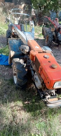 يوجد لدينا كاروبه يدويه ياباني للبيع للاستفسار 07731387019