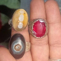 محابس • ٣ قطع • ياقوت باريسي