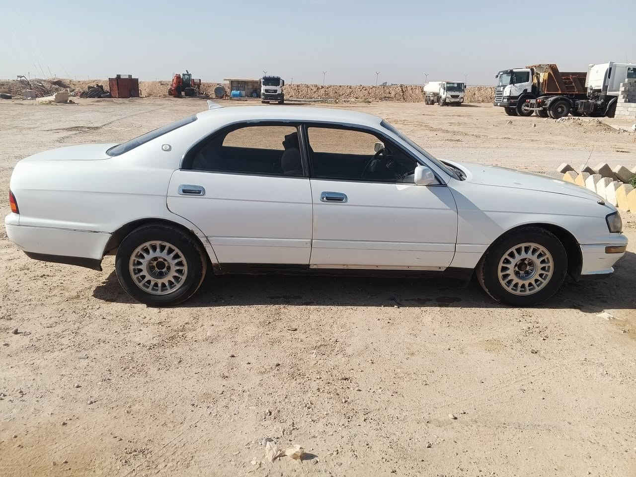 السلام عليكم سياره بطه موديل 93 سيار بغداد بسمي رقم نكليزي 
السعر 52 وبيه مجال الشراي 
***********
