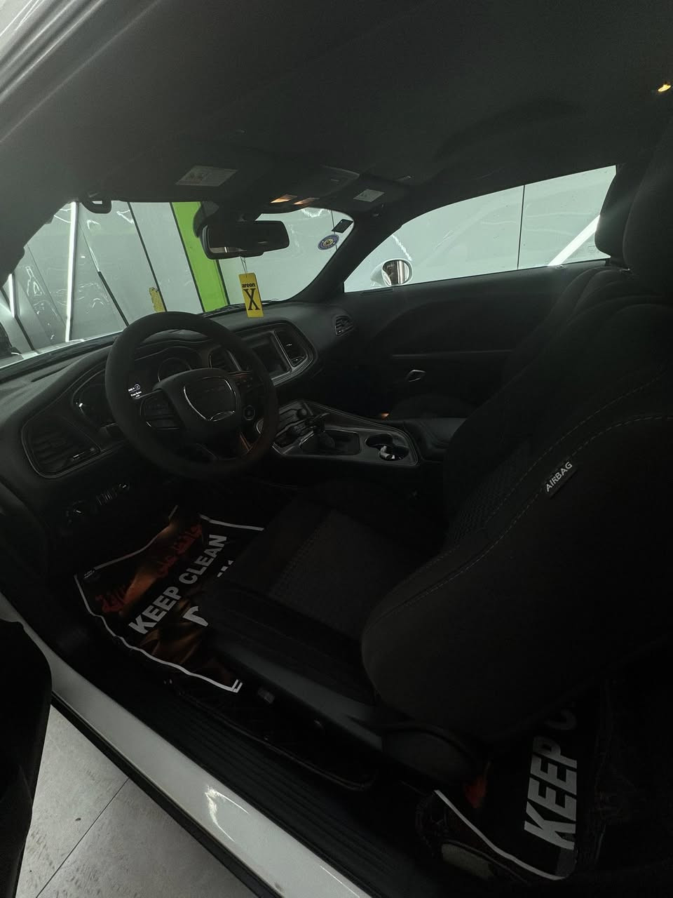 السلام عليكم ورحمة الله
دودج تشالنجر 2023 sxt 
السيارة وارد امريكي حادثها الدعاميه الخلفيه فقط ومصبوغه الدعاميه بدون تبديل 
السيارة ماشيه 42,000 كيلو
بيها 3 اماكن شخوط موضحه بالصور تكحيل وشخطه بالدعاميه الاماميه مصبوغه على كدها  
ايرباكات سليمه كلشي بالسياره لا مفتوح ولا مبدل محرك او كير او حداديه على وضع الشركة 
السعر المطلوب 21,000$
صور الحادث مرفقه


**إذا كنت صاحب هذا الإعلان وتريد حذفه لأي سبب، رجاءا أرسل رسالة إلى الدعم الفني**