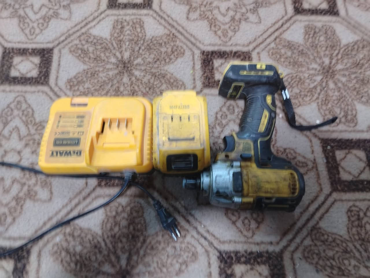 دريل لقمه نظيف اعله الفحص السعر 
٤٠ وبي مجال العنوان النجف حي العسكري الشراي يتصل على الرقم ***********
