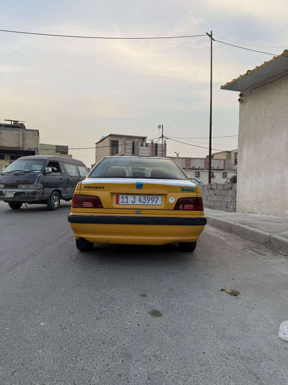 سلام عليكم بيجو بارص موديل ٢٠١٥ب اسمي هزه جديده رقم جديد كير مكينه كفاله كشر كفاله بيهه باب مرشوش اثر شخوط وهلال واحد مرشوش فقط الباقي كفاله شراي اتصل رقم ***********مكان بغداد مدينه الصدر
