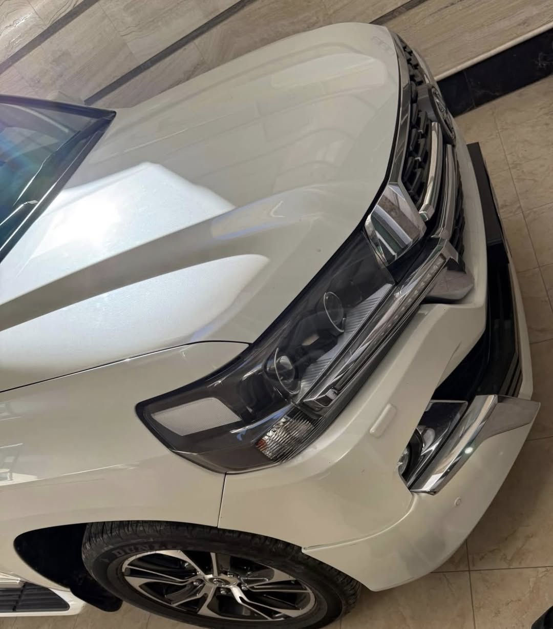 لاندكروز 2021 
بحريني فول مواصفات 
خليجي مكفول 
من كلشي 
ماشيه 63 
الف كيلو متر حقيقي 
كشنات جلد فتحه ثلاث شاشات 
ثلاث قطع تبريد صندوق كهرباء كاميرا خلفيه شاشه ابل كار بلي بلوتوث واي فاي خزن ميموري 
مري جانبيه كهرباء فورويل مودات قيادة ثلاجة 
تايرات دانلوب شادلها جديد  لايتات زنون ليد نهاري 
كراند تورنك شاشه ليزريه 
رقم بغداد باسمي تحويل مباشر
السيارة جداً نظيفه استخدامها قليل مال بيت 
محرك 6 سلندر
السعر 625
مكان السيارة بغداد 

***********
