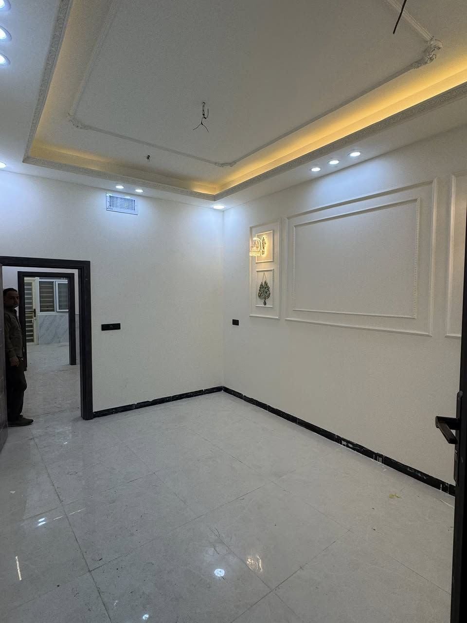 سلام عليكم  
بيت 100 متر واجهه 6 وربع نزال 16 طابق واحد 
كربلاء البوبيات الودي عمود 31 
للاستفسار اكثر اتصل 
***********

