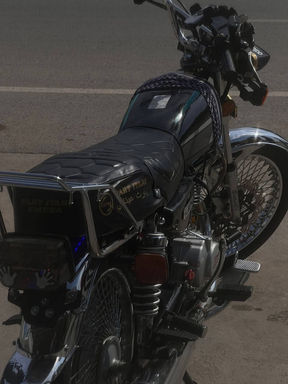 ميتور سافيني 2024 🔥
 مكينة 150Cc كبس وشغال و ممتاز.
المنفيس موجود والكهربا كاملة وكلشي فيه شغال 100%.
الميتور جاهز للاستعمال فوراً وما بدو تحط عليه ولا دينار.
الميتور نظيف كتير، للبيع بسبب عدم الحاجة.
📍 المكان: أربيل
للتواصل :+964 751 174 1325
📞  واتساب على الرقم


**إذا كنت صاحب هذا الإعلان وتريد حذفه لأي سبب، رجاءا أرسل رسالة إلى الدعم الفني**