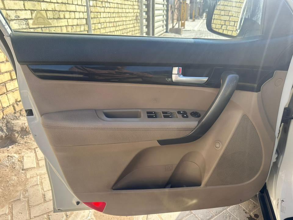 سورنتو موديل ٢٠١٤ نظيفة جدا مكفوله سيارة خليجي محرك دوش ماشية حقيقي ١٢٦ الاتصال ***********
