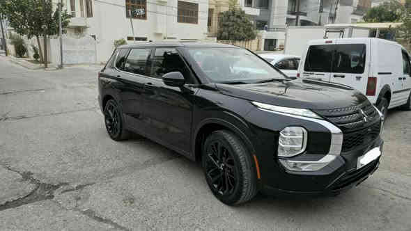 اوتلاندر ٢٠٢٢ se black edition
بانوراما
٧ راكب 
حساس امامى و خلفى 
كشن كهرباء 
شاحن واير ليس
اوتو ستوب 
بعد هواية مواصفات
مرقم سليمانية 
صندوق صبغ وشبر من بنيت 
بدون ايرباك 
سعر ٢٠٥ 
***********
