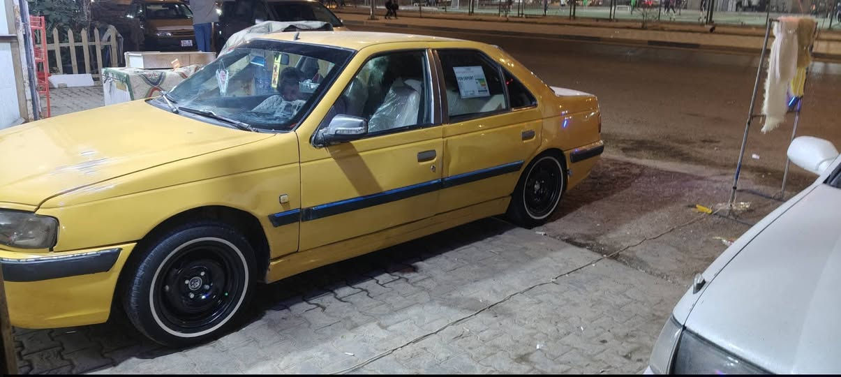 سلا عليكم بيجو مديل 15 رقم بصره اصولية مية بلمية مصفرة هيئة وغرامة+عندي وصل بيهة مال غرامة وهيئة محرك كير تبريد تدفئة كهربائيات كلهة كفالة اكتبه بلمكاتبه سيارة جاهزة مال جناي غرفة نضيفة مرتبهة عل ايدي مال واحد يريد يعيش طك اسويج وطلع اشتغل عل باب الله  السعر 35  بيه مجال بصيط  مكاني البصرة قبلة *********** رقم الهاتف بي واتساب
