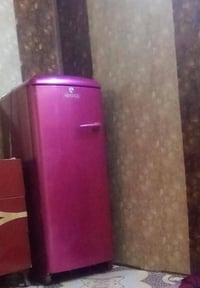 ثلاجة • ٢٧٥ لتر