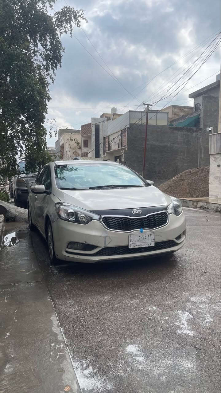 السلام عليكم 🫡 سياره فورتي وارد أمريكي موديل ٢٠١٥ مكينه ١٨٠٠ دوش سياره رقم كربلاء مشروع وطني بسمنا تحويل ثاني يوم سياره كير مكينه مكفولات لأفتح لاتنقيص لا نفخ سياره حادثها جاملغ وباب بدون ايرباك وبدون دواخل شاصي لغد تكم كفاله حته دعامياتها البلاديه ماشيه ١١٣ حقيقي السياره يرادلها صبغ ٦ قطع لاتكم ولا دوس كله بلادي وموضح بل صور كير مكينه صدر تخم تاير تبريد تدفيه كله شغال داخل مدوشم حراري سياره فقط يرادلها صبغ ٦ قطع مكاني بغداد حي الجهاد شارع الشارقه للستفسار *********** السعر ٨٩ وبيها مجال كلش بصيط بغداد, العراق
