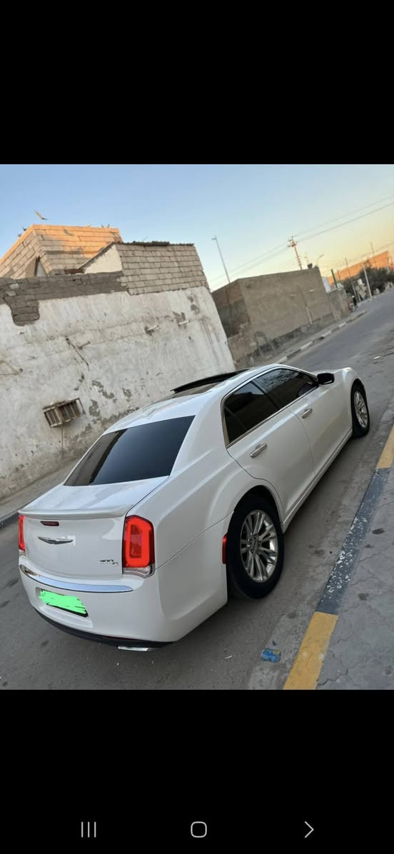 السلام عليكم اوباما لبيع مديل 2017 كفاله من الكص والصبغ فول موصفات c مكينه وكير 3600 بل كارتون تبريد ثلج كهربائيات كلها شغاله تخم تاير حداده جديده السيآره جاهزه من كلشي دواخل جديده مآبيها نقص ولأ برقي العنوآن البصرة السعر 115 الهاتف ***********
