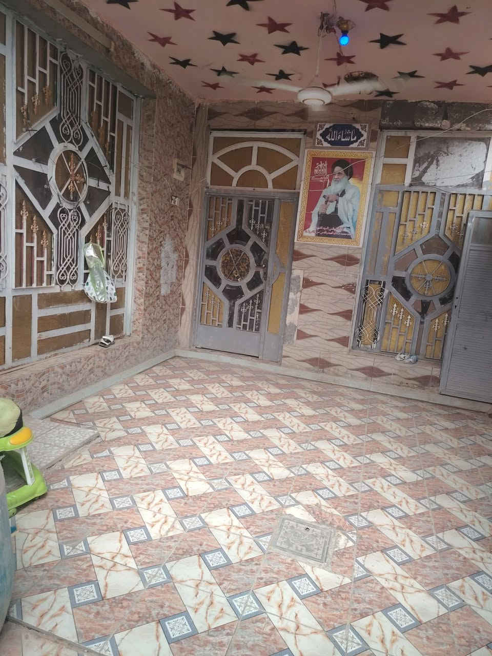 للبيع مستعجل اني صاحب البيت حي الطف بضهر مدرسه المسائيه *********** ١٠٠ عرض ١٠ في ١٠ نزال طابو

