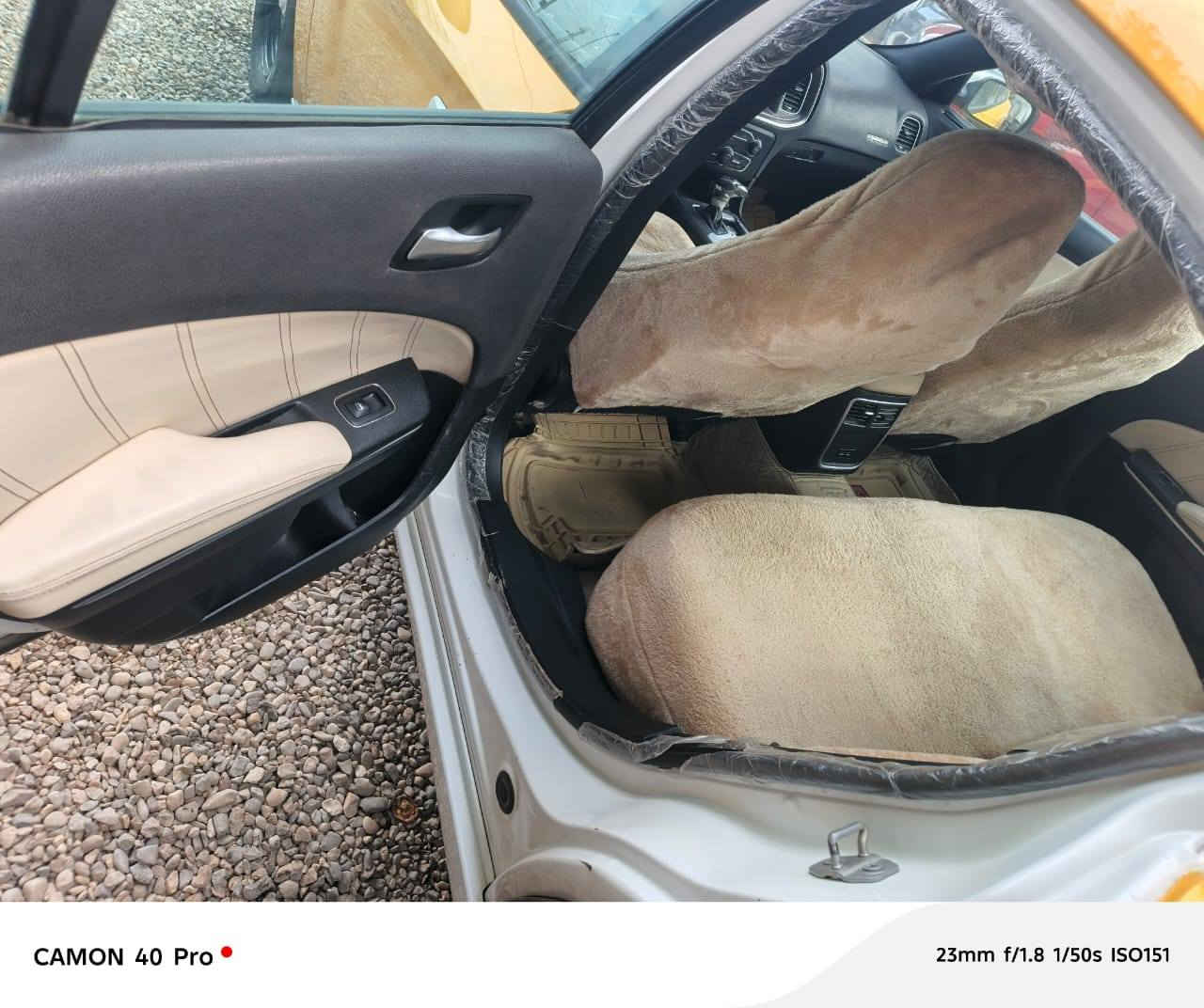 السلام عليكم
دوج تشارجر 2016 معلاية 2017 سنه وحده 
للبيع او مراوس
 خطها بغداد ناصرية
 مصفره هيئة وغرامات
 تخم تاير مكينة وگير وحدادية جديدة وجاهزة للعمل.
السعر 165 بيه مجال قليل.
مكانها الناصرية الإسكان الصناعي 
تواصل على الرقم *********** أو ‏‪0778 049 0444‬‏
ضررها چاملغ وبنيد تبديل 
بدون شواصي ودواخل وخالية من جميع العيوب وبالعافية على الياخذها
