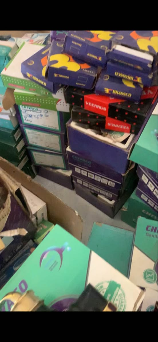 سلام عليكم للبيع مواد انشائية تصفية محل بيع شلع تفيد اصحاب المحلات الانشائية ولي يريد يفتح المحل كافة المواد موجودة من الخلاطات الاصلية موجودة شراي يتصل *********** موجود واتساب عمارة, ميسان
