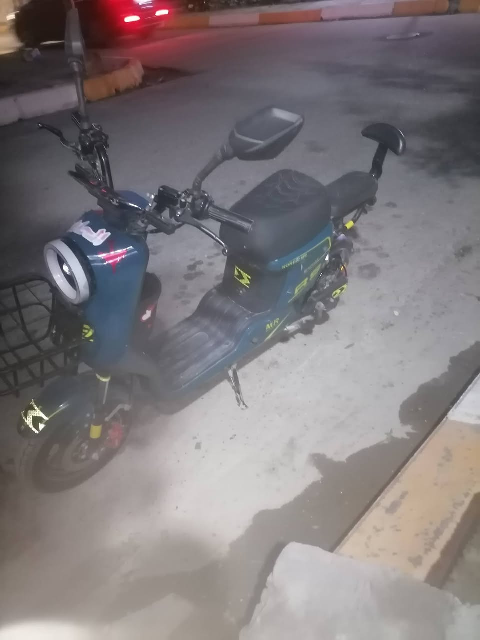 السلام عليكم باسكل ار٩ للبيع بطاريات كبار بايسكل نضيف حيل كلش كامل مكمل المكان بعقوبه التحرير السعر ٣٧٥ وبيه مجال الرقم ***********
